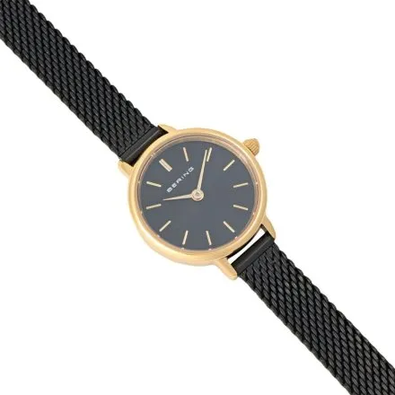 Bering Classic zegarek damski 11022-132 czarny na bransoletce mesh