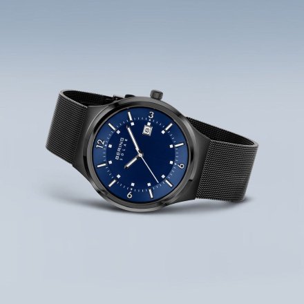 Zegarek  Bering 14442-227 męski solarny czarny na bransolecie