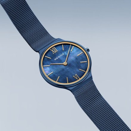 Zegarek Bering Ultra Slim 18434-397 granatowy ze złotymi detalami