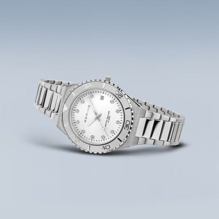 Bering Classic zegarek damski 18936-704 srebrny z datownikiem