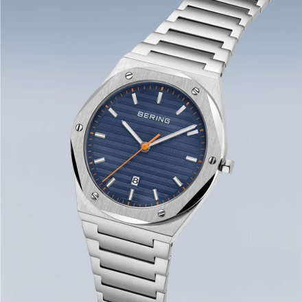 Zegarek Bering Classic 19742-707 męski srebrny z datownikiem