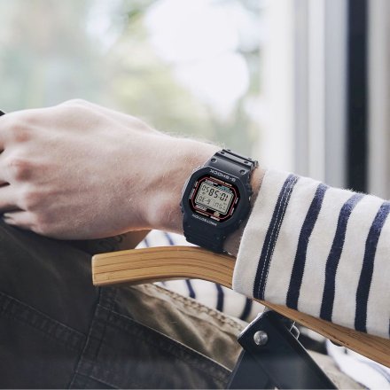 Zegarek Casio G-Shock DW-5600RL-1ER czarny z prostokątnym wyświetlaczem