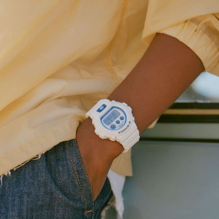Zegarek Casio G-Shock Digital  DW-6900HDS-7ER biały z niebieskim akcentem