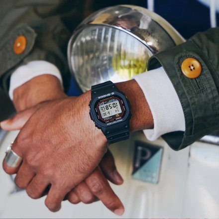 Zegarek Casio Męski G-SHOCK na czarnym pasku DW-5000R-1AER