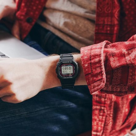 Zegarek Casio Męski G-SHOCK na czarnym pasku DW-5000R-1AER