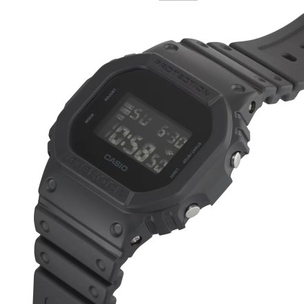 Zegarek Casio G-Shock czarny z czarnym wyświetlaczem DW-5600UBB-1ER