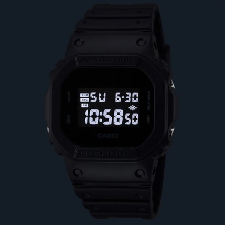 Zegarek Casio G-Shock czarny z czarnym wyświetlaczem DW-5600UBB-1ER