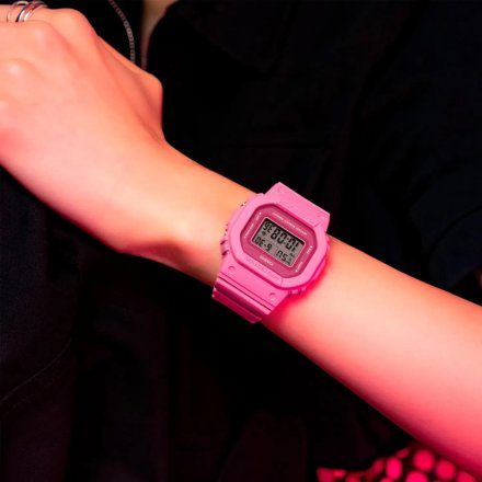 Zegarek Casio G-SHOCK damski na różowym pasku GMD-S5610PP-4ER