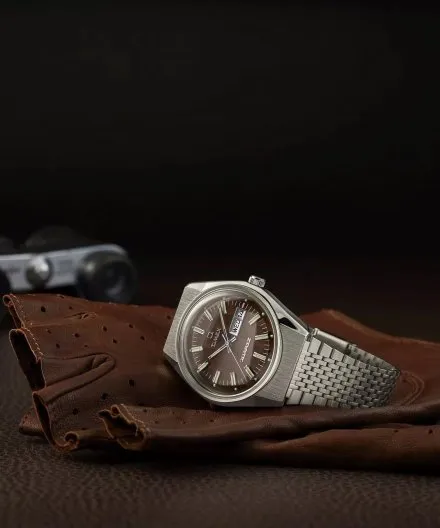 Timex Q Falcon Eye TW2W62400 zegarek męski srebrny retro z datownikiem