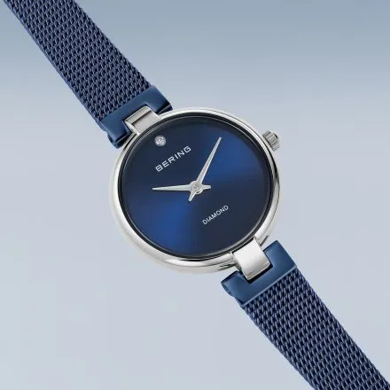 Bering Classic zegarek damski granatowy na bransolecie mesh 17724-307