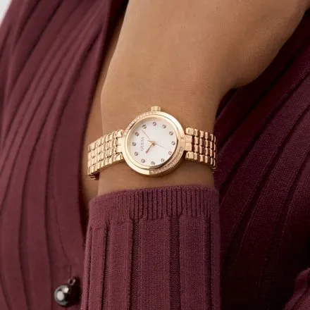 Guess Clara zegarek damski różowozłoty ze srebrną tarczą na bransolecie GW0930L3