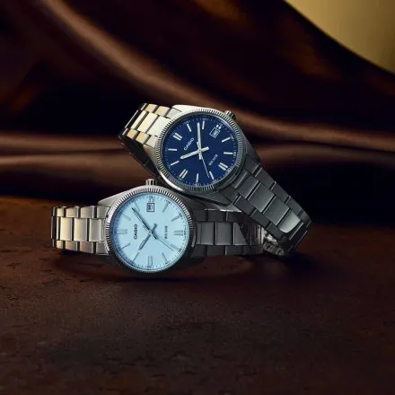 Zegarek Casio Classic UTP-1302PD-2A1VEF srebrny z granatową tarczą