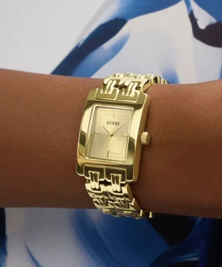 Guess Cove złoty zegarek damski prostokątny na bransolecie GW1026L2