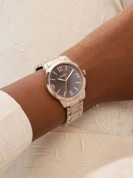 Guess Winni różowozłoty zegarek damski na bransolecie z brązową tarczą GW1028L4