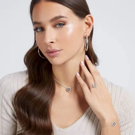 Srebrna bransoletka Guess logo z kryształkami GUESS LIFE IN 4G JUBB02137JW (S)