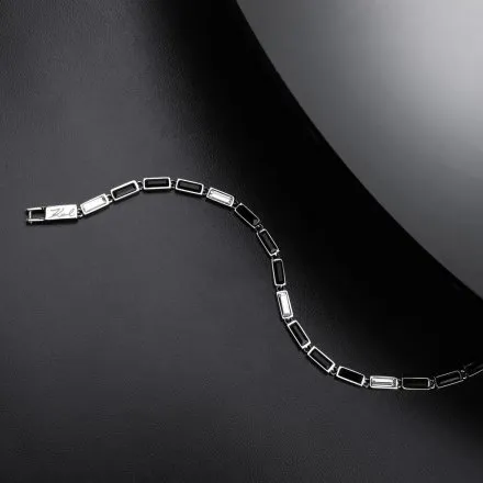 Bransoletka Karl Lagerfeld CRYSTALS KLAYC19 srebrna z czarnymi i białymi kryształami