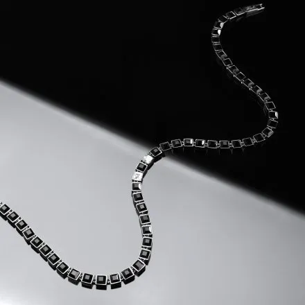 Naszyjnik Karl Lagerfeld CRYSTALS KLAYC05 srebrny z czarnymi kryształkami