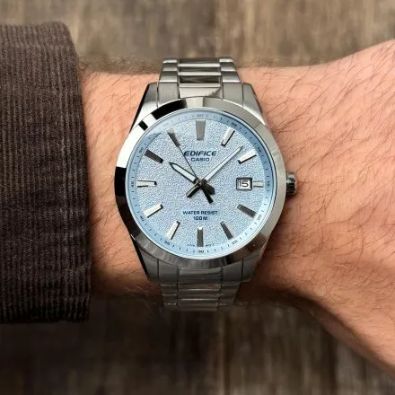 Casio Edifice Classic EFV-160D-2BVEF zegarek męski na bransolecie z błękitną tarczą