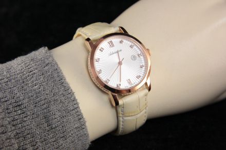 Klasyczny damski zegarek szwajcarski z datownikiem Adriatica A3110.9283QZ