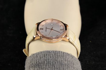 Klasyczny damski zegarek szwajcarski z datownikiem Adriatica A3110.9283QZ
