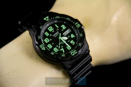 Zegarek Męski Casio MRW-200H-3BVEF Casio Sport MRW-200H -3BVEF