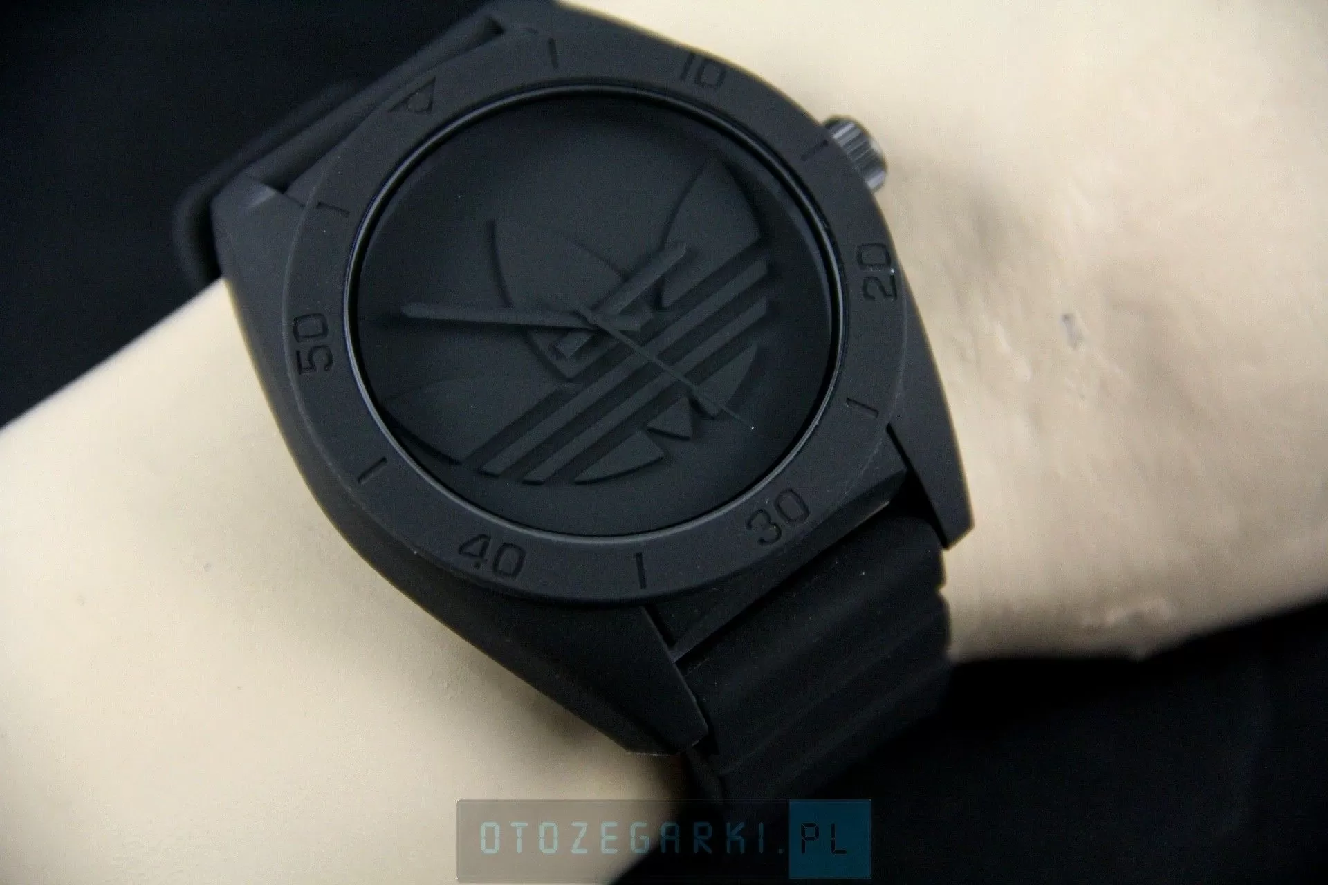 ADH2710 Zegarek Na Pasku Adidas Originals Santiago 2710 331,00