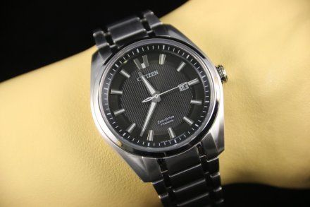 Citizen AW1240-57E Zegarek Męski na bransolecie Eco Drive Titanium