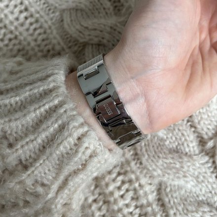 Srebrny zegarek damski Guess Tri Glitz błyszczący z siateczkową bransoletką W1142L1