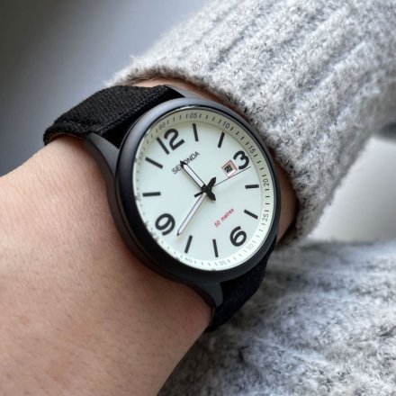Czytelny zegarek męski z fluorescencyjną tarczą Sekonda 1506