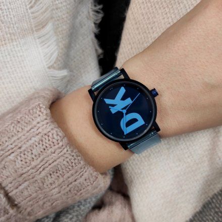 Niebieski zegarek DKNY Soho na pasku NY2810
