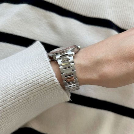 Sportowo-elegancki zegarek damski Lorus ze srebrną bransoletką RG241RX9