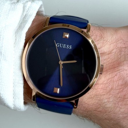Różowozłoty zegarek Guess Supernova 44 z granatowym paskiem W1264G3