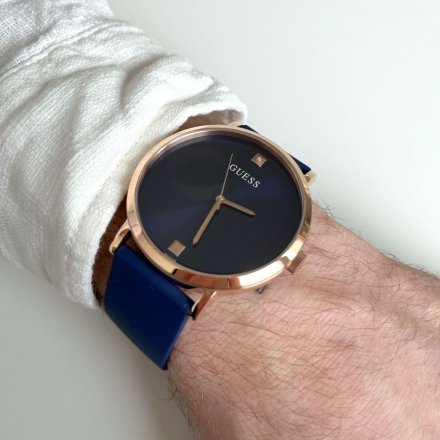 Różowozłoty zegarek Guess Supernova 44 z granatowym paskiem W1264G3
