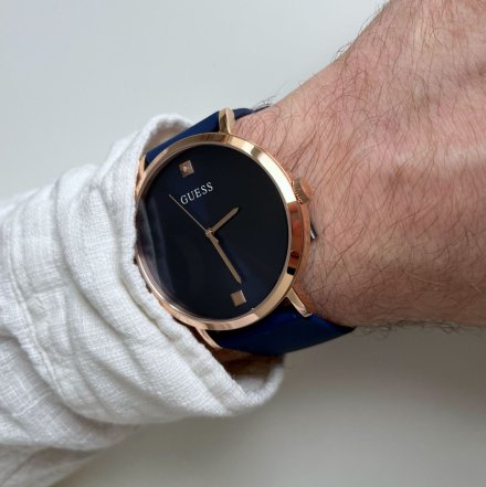 Różowozłoty zegarek Guess Supernova 44 z granatowym paskiem W1264G3