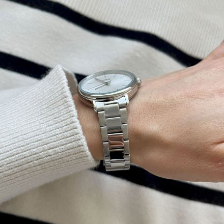 Klasyczny zegarek damski Lorus na srebrnej bransolecie RG273RX9