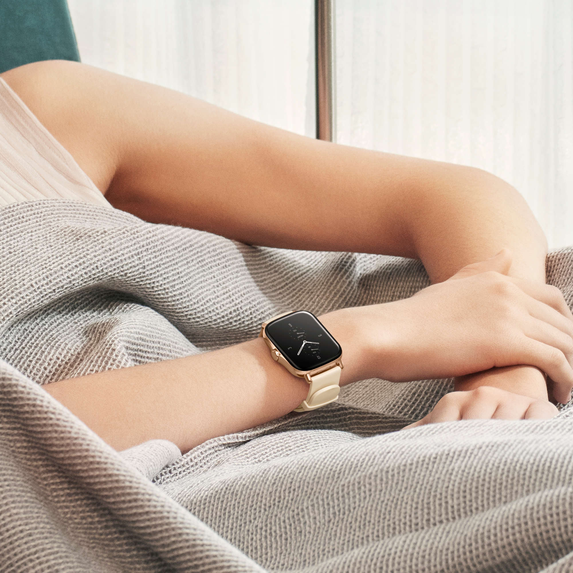 Amazfit Gts 2 Zloty Smartwatch Huami 630 01 Zl Otozegarki Pl Amazfit Gts 2 Zloty Smartwatch Huami 630 01 Zl Otozegarki Pl