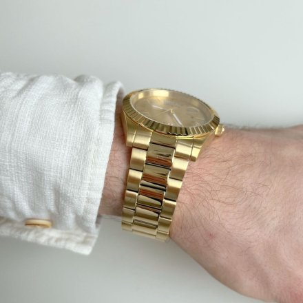 Złoty zegarek Guess Connoisseur z bransoletką i datownikiem GW0265G2 