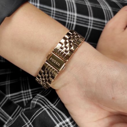 Smartwatch Fossil 6 GEN z bransoletką rose gold FTW6077