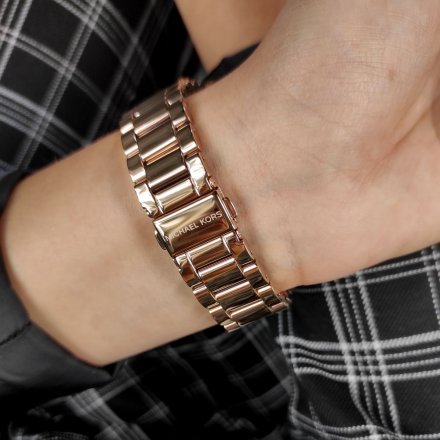 Różowozłoty smartwatch Michael Kors z kryształkami 6 GEN MKT5135 BRADSHAW