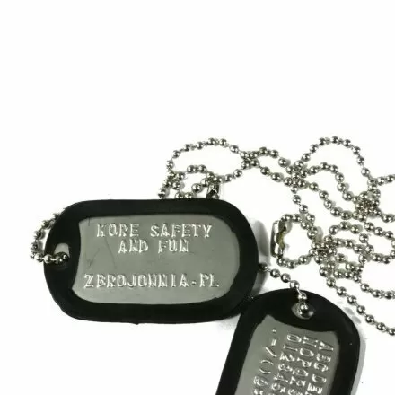 Nieśmiertelnik z Twoim tekstem