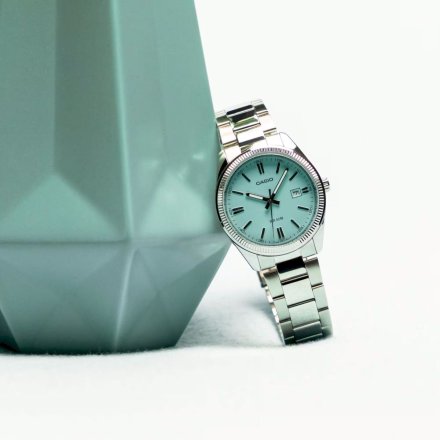 Srebrny zegarek Casio Classic Tiffany Blue MTP-1302PD-2A2VEF