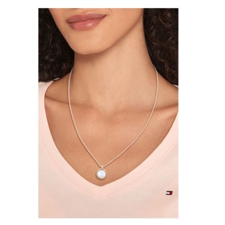 Różowozłoty naszyjnik Tommy Hilfiger Iconic Circle z okrągłą perłową zawieszką MJF 2780657