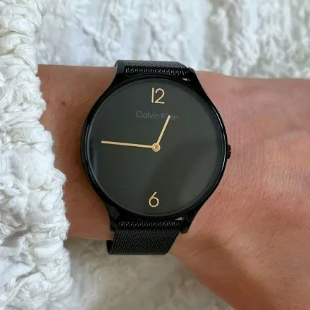 Zegarek damski Calvin Klein Timeless Mesh z czarną bransoletką 25200004