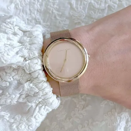 Zegarek damski Calvin Klein Twisted Bezel z różowozłotą bransoletką 25200013