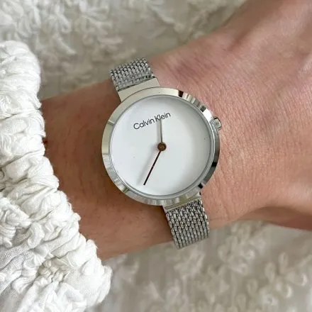 Zegarek damski Calvin Klein Minimalistic T Bar ze srebrną bransoletką 25200082