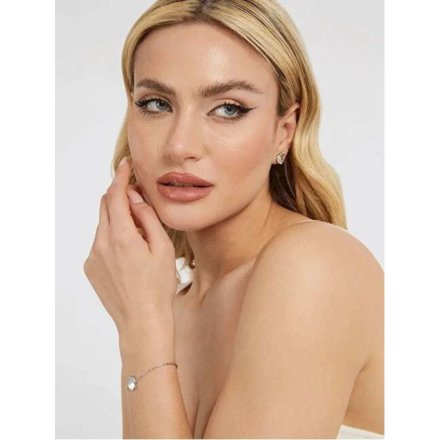 Srebrna bransoletka Guess z sercem LOVELY GUESS JUBB03036JW (L)