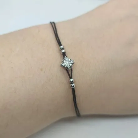 Srebrna bransoletka damska na sznureczku z kwadratem i kuleczkami GR19 • Srebro 925