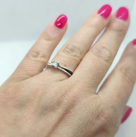 Srebrny pierścionek z cyrkonią GR32 • Srebro 925