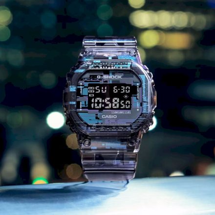 Kolorowy zegarek Casio G-SHOCK Glitch DW-5600NN-1ER