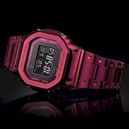 Czerwony zegarek Casio G-SHOCK prostokątny GMW-B5000RD-4ER